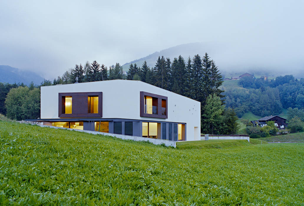 SUSI - Einfamilienhaus und Tierarztpraxis, AllesWirdGut Architektur ZT GmbH AllesWirdGut Architektur ZT GmbH Moderne Häuser