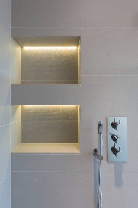 Walk in shower room DDWH Architects Minimalist bathroom