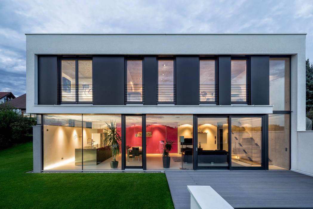 Einfamilienhaus im Filstal, Schiller Architektur BDA Schiller Architektur BDA Balcon, Veranda & Terrasse modernes