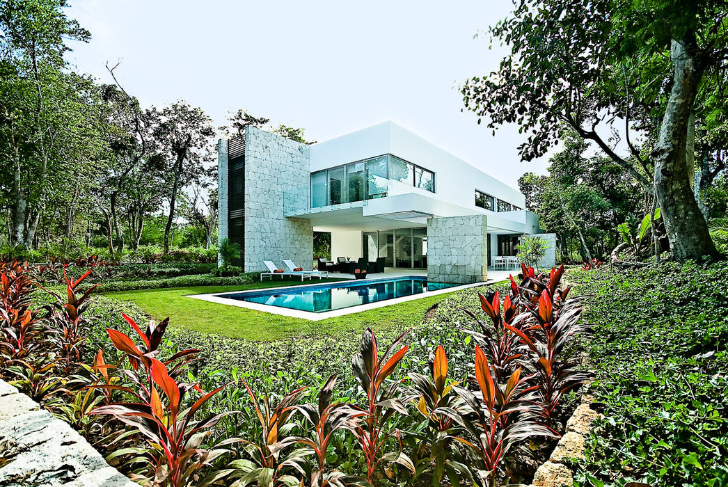 Casa entre Arboles, Enrique Cabrera Arquitecto Enrique Cabrera Arquitecto 모던스타일 정원