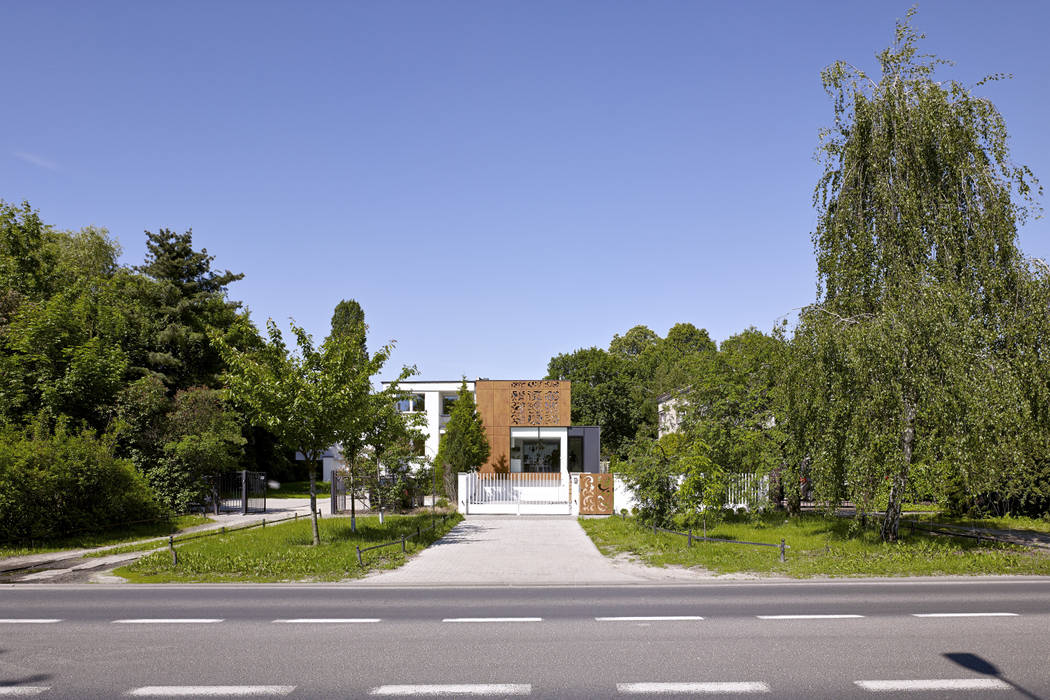 PERFORATED HOUSE EXTERIOR , KLUJ ARCHITEKCI KLUJ ARCHITEKCI Nowoczesne domy