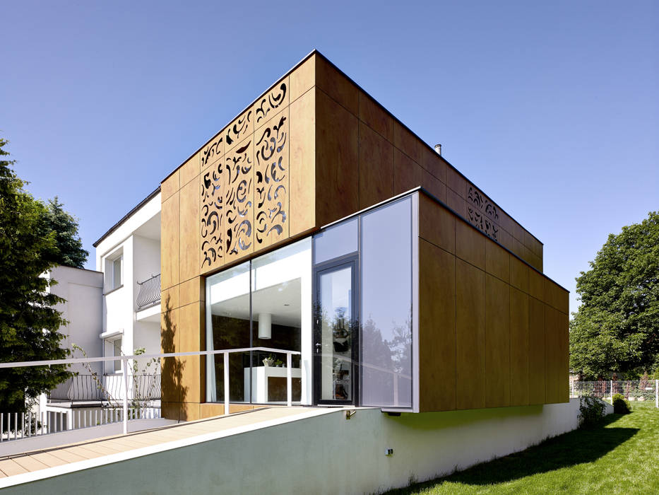 PERFORATED HOUSE EXTERIOR , KLUJ ARCHITEKCI KLUJ ARCHITEKCI 現代房屋設計點子、靈感 & 圖片