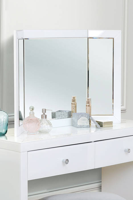 Colleta White Triple Folding Mirror homify Classic style dressing room Glass Mirrors