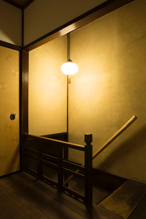 現代に息づく京都の町家, 一級建築士事務所 (有)ＢＯＦアーキテクツ 一級建築士事務所 (有)ＢＯＦアーキテクツ Asian style corridor, hallway & stairs