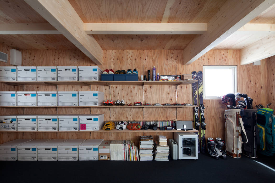 株式会社コウド一級建築士事務所 Garagens e arrecadações modernas