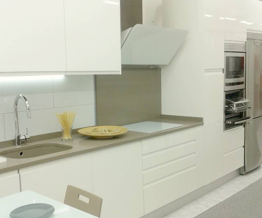 apuesta por el blanco, cocina integral CH cocina integral CH Cozinhas modernas MDF