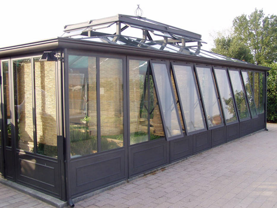 homify Classic style conservatory