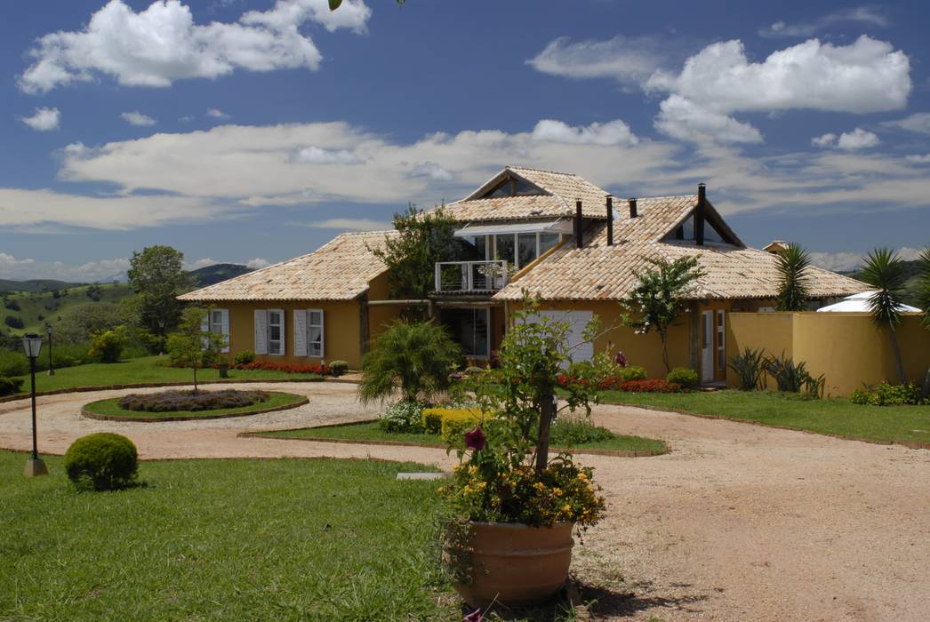 Casa de campo - Cunha - São Paulo - Brasil, Carmen Saraiva Arquitetura Carmen Saraiva Arquitetura บ้านและที่อยู่อาศัย