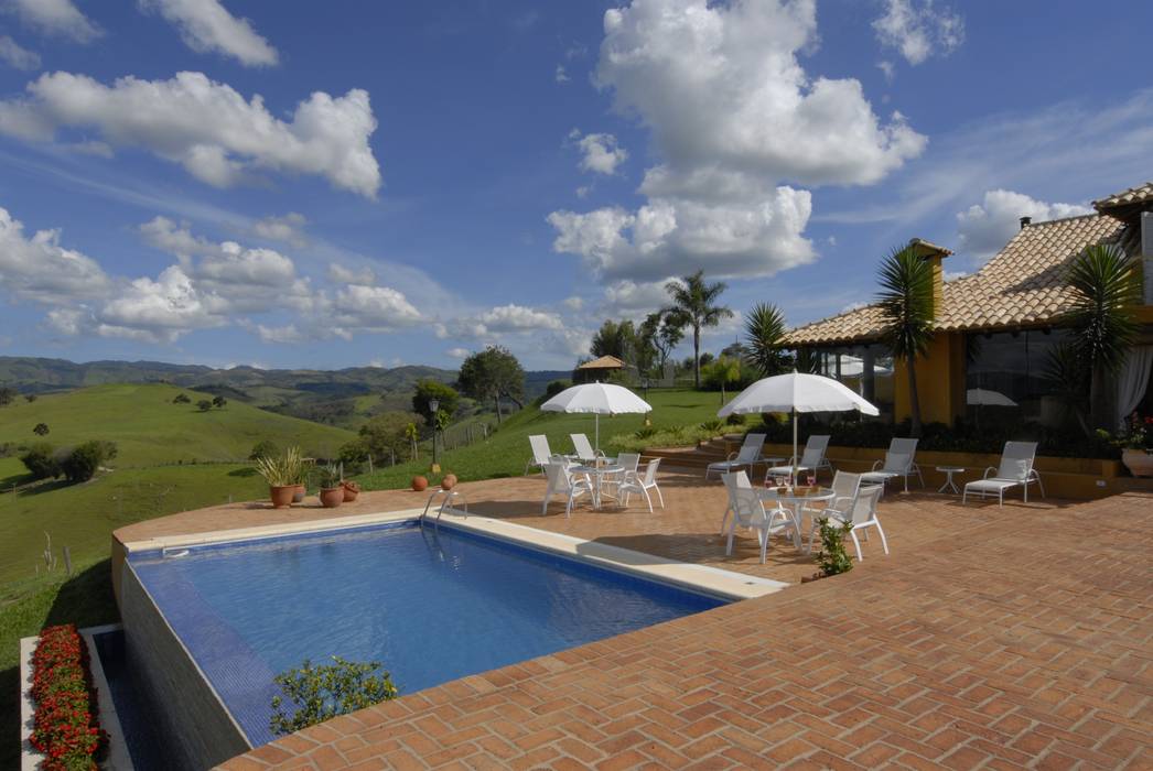 Casa de campo - Cunha - São Paulo - Brasil, Carmen Saraiva Arquitetura Carmen Saraiva Arquitetura Rustic style pool