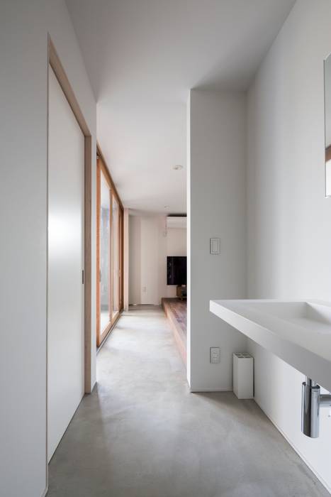 浜竹の家 House in Hamatake, 本間義章建築設計事務所 本間義章建築設計事務所 Modern Bathroom