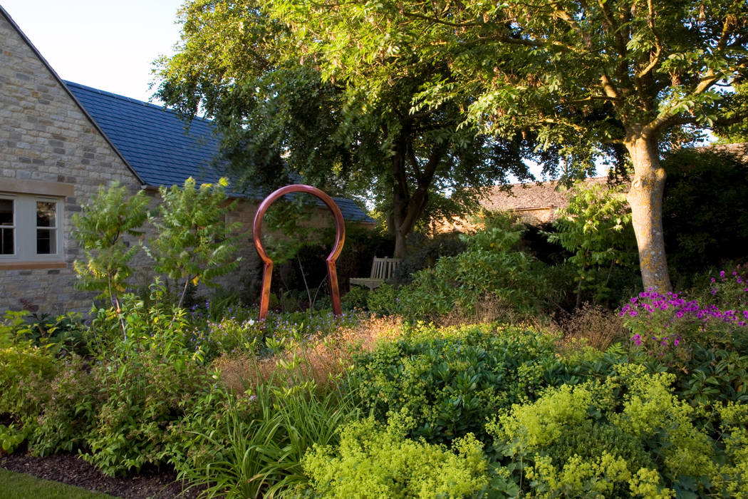 A country garden in the Cotswolds, Bowles & Wyer Bowles & Wyer Landelijke tuinen