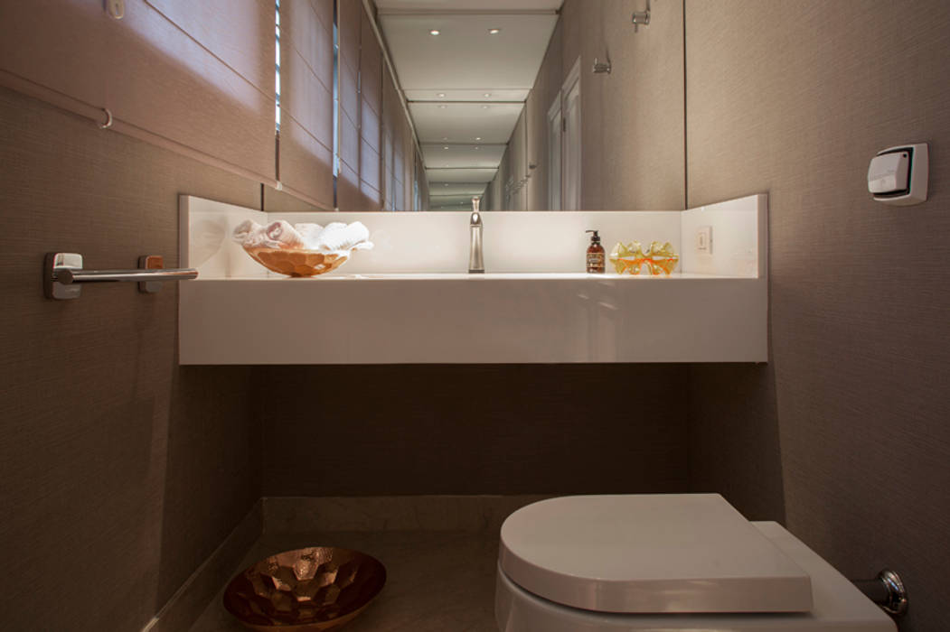 Projeto Residencial Jardim Europa/ São Paulo, Deborah Basso Arquitetura & Interiores Deborah Basso Arquitetura & Interiores Minimalist style bathroom Marble