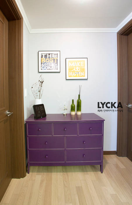 판교 아파트 홈드레싱, LYCKA interior & styling LYCKA interior & styling 스칸디나비아 복도, 현관 & 계단