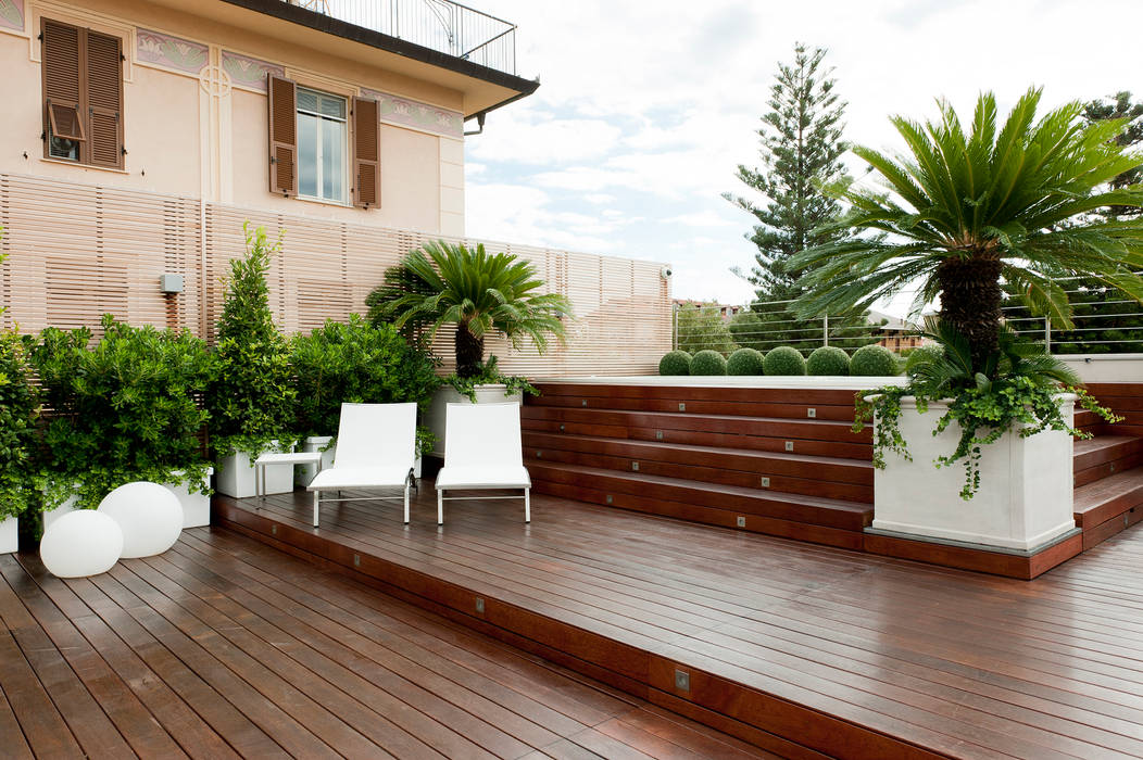 Casa Alassio, Francesca Cirilli Francesca Cirilli Moderne balkons, veranda's en terrassen
