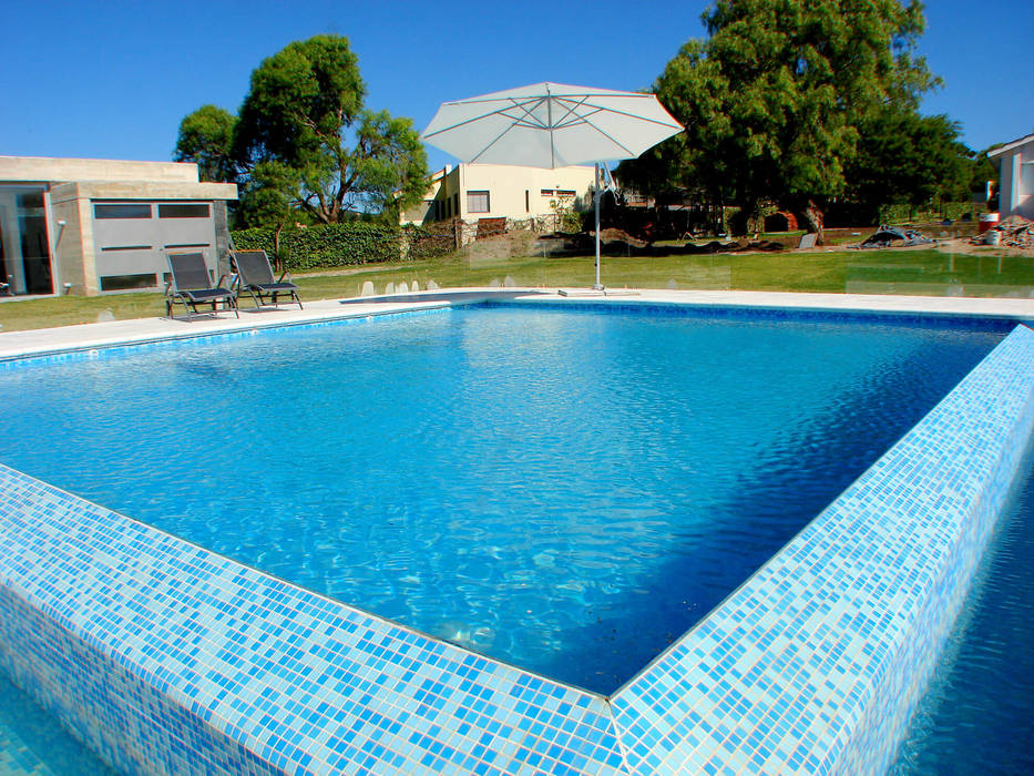 Piscinas familiares, Piscinas Scualo Piscinas Scualo 모던스타일 수영장