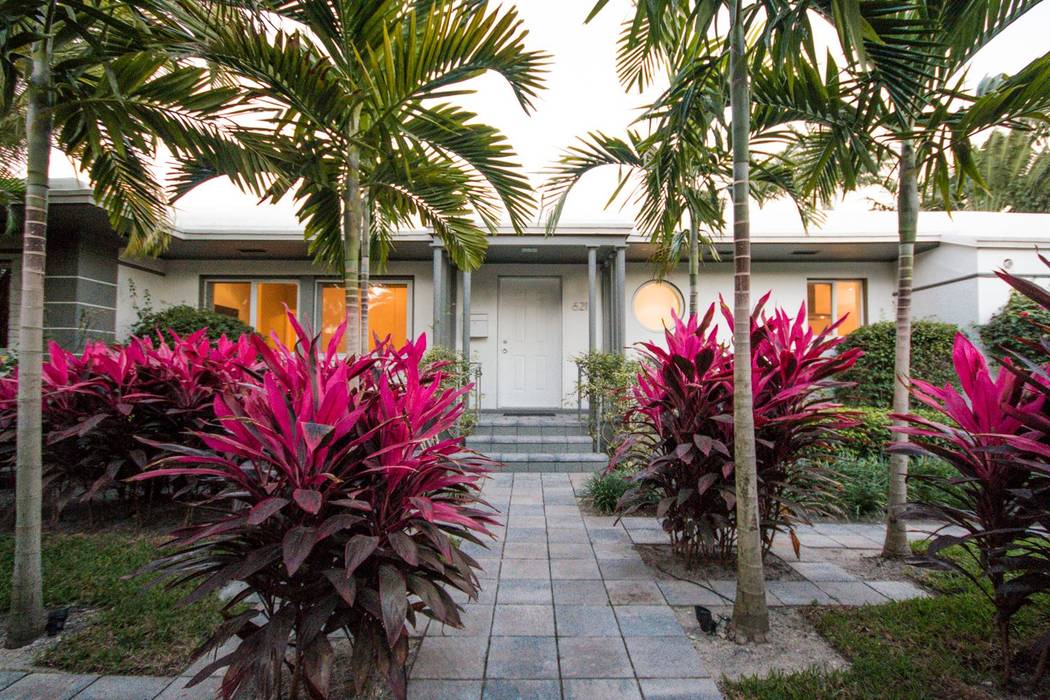 Dilido Island House-Miami 2, Elías Arquitectura Elías Arquitectura Jardines de estilo moderno