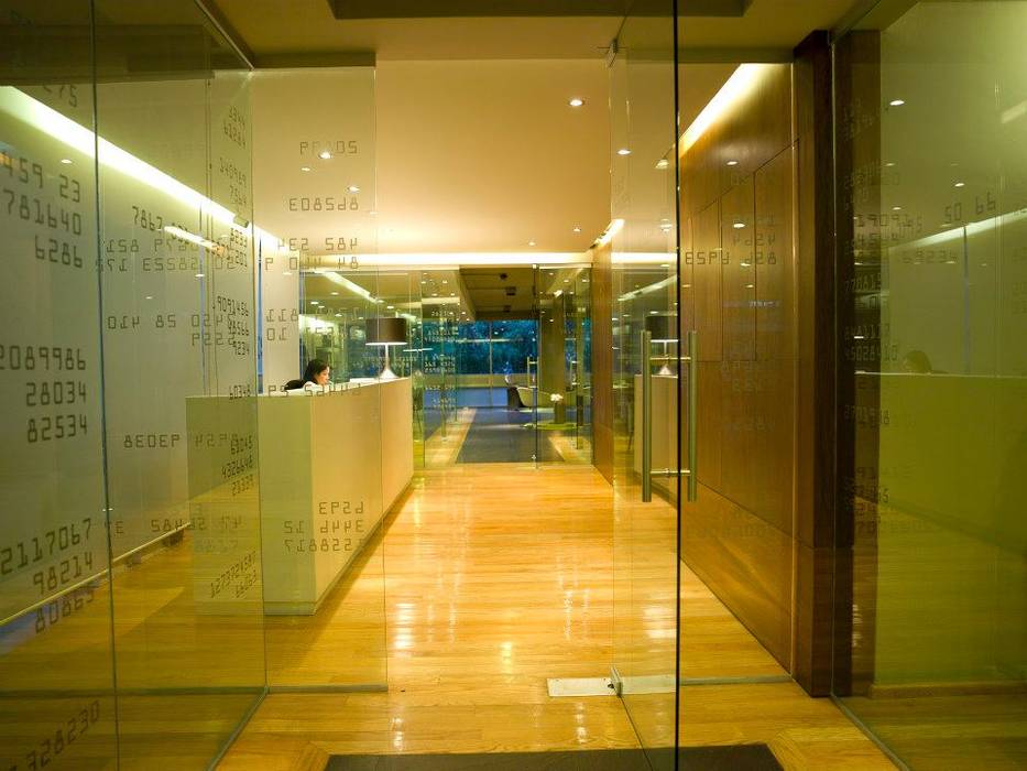 QGC Central Office- , Elías Arquitectura Elías Arquitectura Estudios y despachos modernos