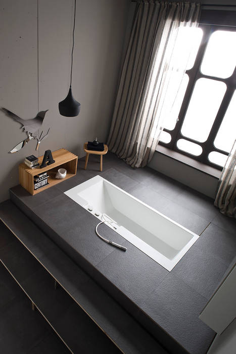 ERGO_NOMIC, Giulio Gianturco Giulio Gianturco Minimalist style bathrooms Wood-Plastic Composite Bathtubs & showers