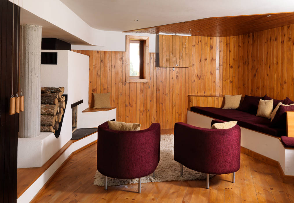 Fishing Lodge, Bulgaria, Simon Gill Architects Simon Gill Architects Rustic style living room