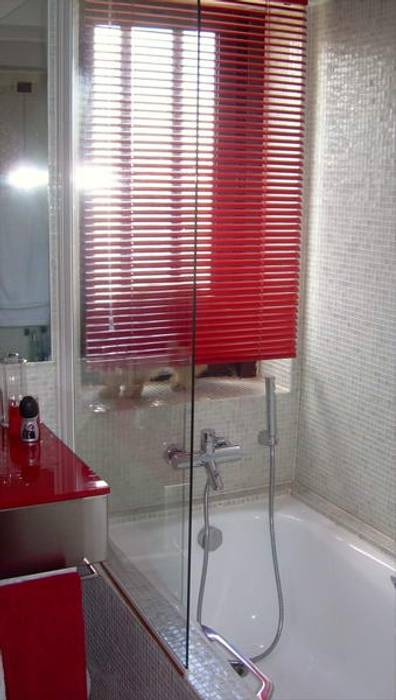 CASA DE BANHO DO QUARTO2 homify Casas de banho modernas Acessórios