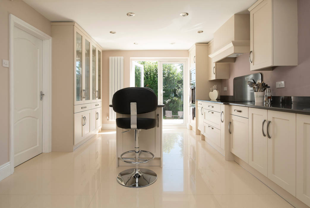 sophistication in cream Chalkhouse Interiors Classic style kitchen