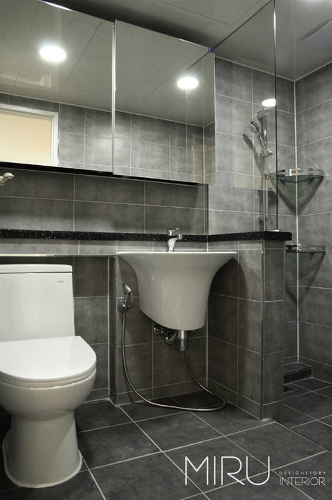 트랜디한 아파트 인테리어(베란다,욕실), 미루디자인 미루디자인 모던스타일 욕실