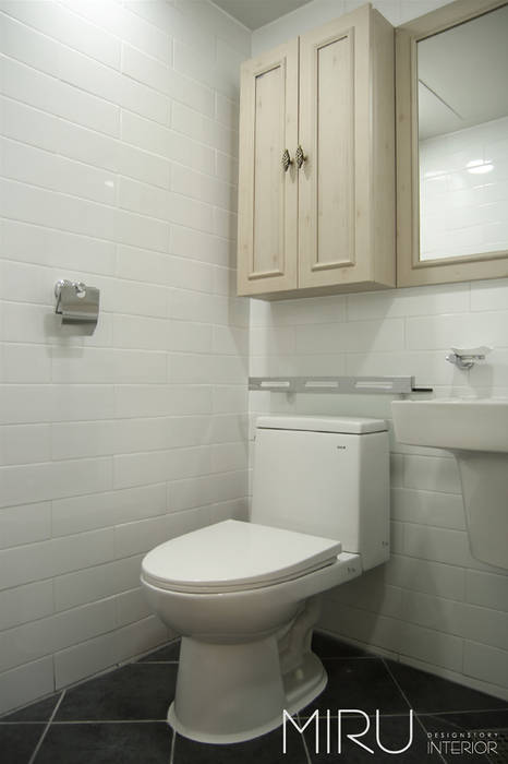 트랜디한 아파트 인테리어(베란다,욕실), 미루디자인 미루디자인 Ванна кімната