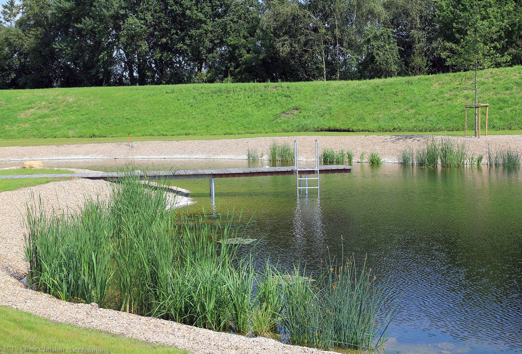 Traumhafter Privatgarten mit Schwimmteich, OC|Lichtplanung OC|Lichtplanung Сад