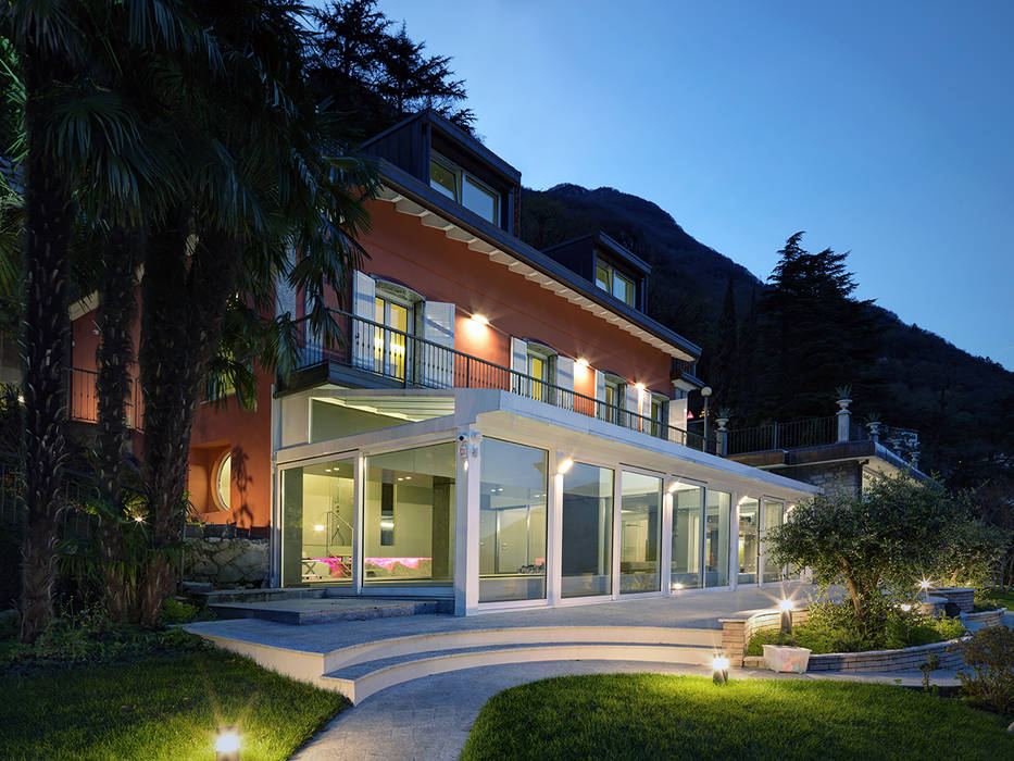 Villa T: Una Splendida proprietà allungata su una riva del lago di Como, arkham project arkham project Modern houses