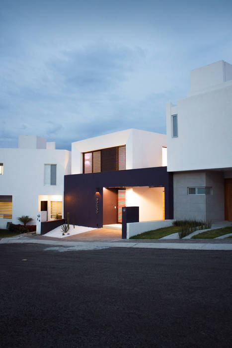 DE NOCHE Región 4 Arquitectura Casas de estilo minimalista