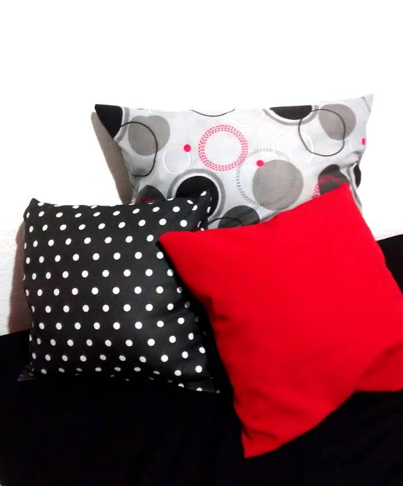 Red, black and white., Ofelia Design Ofelia Design Salones minimalistas Decoración y accesorios