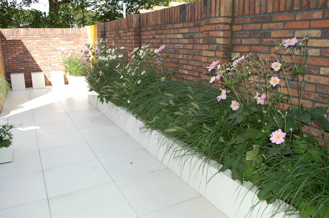 Witte tuin, Biesot Biesot Jardines de estilo moderno