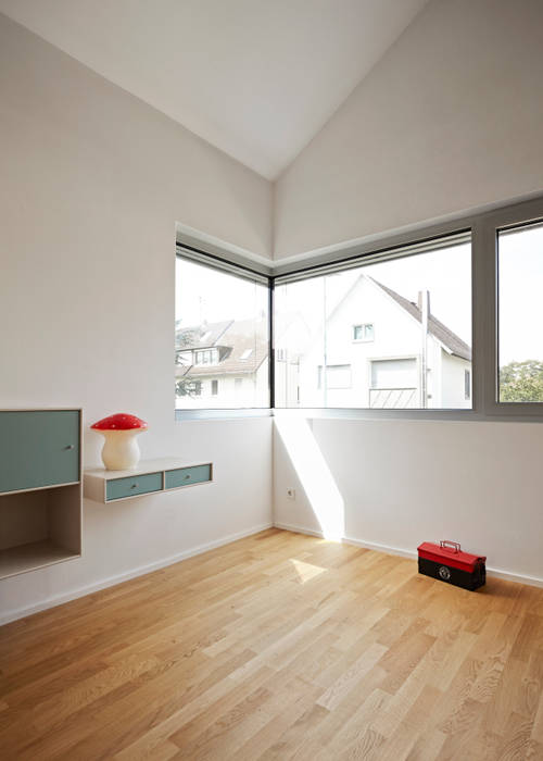 Kinderzimmer mit offenem Dach Marcus Hofbauer Architekt Moderne Kinderzimmer