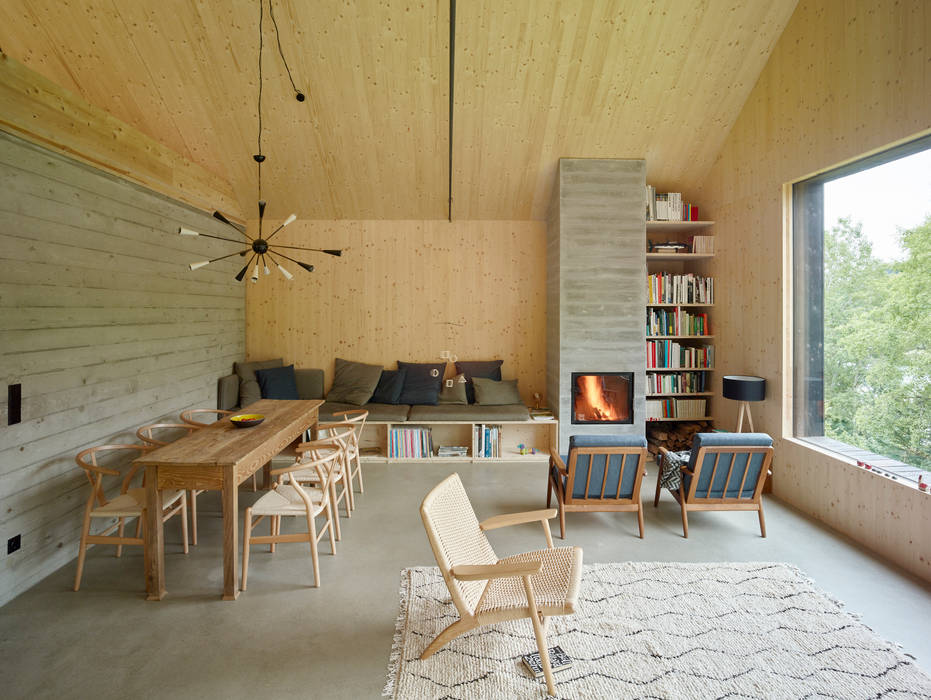 Modernes Holzhaus am See mit Traumausblick, Backraum Architektur Backraum Architektur Modern living room