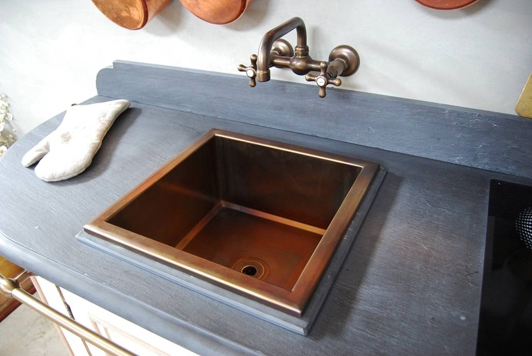 Cucina Dolce Vita, Porte del Passato Porte del Passato Cucina in stile rustico Lavandini & Rubinetti