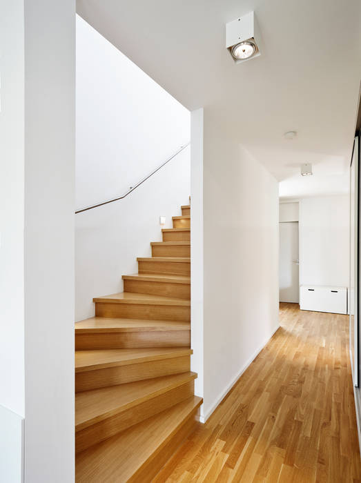 Wohnhaus GU Köngernheim, Marcus Hofbauer Architekt Marcus Hofbauer Architekt Modern Corridor, Hallway and Staircase