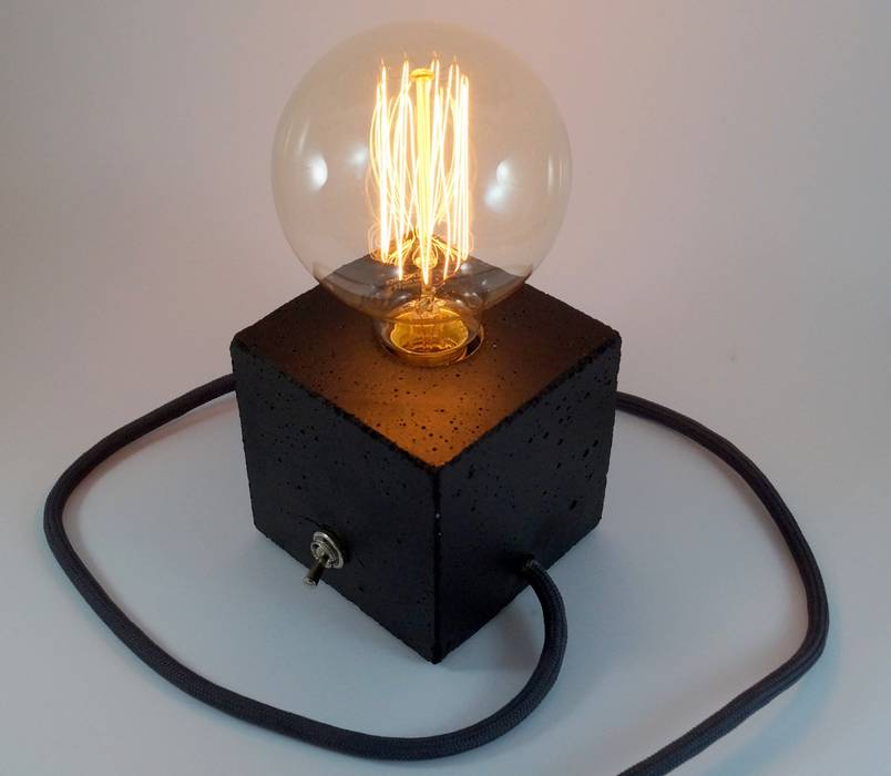 ​Betonlampe. Tischlampe. "cubo/black", Uniikat.de Uniikat.de Comedores de estilo ecléctico Piedra Iluminación