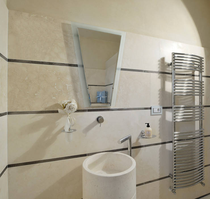 BAGNO IN TRAVERTINO CHIARO Arte Pietra Bagno moderno Marmo BAGNO,illuminazione bagno,pavimento del bagno,lavabo bagno,vasca da bagno moderna,arredo bagno,bagno piccolo,PIETRA,lavabo in pietra,MARMO,pavimento in marmo,TRAVERTINO,Lavabi