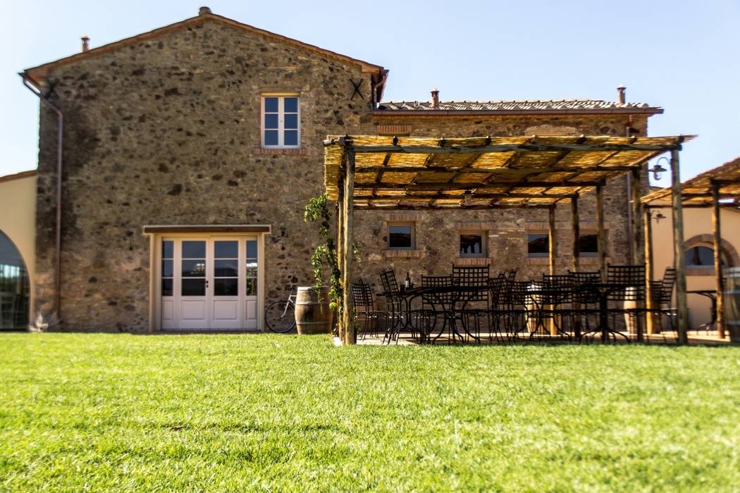 Locanda dell'Aioncino, Studio Luppichini Studio Luppichini Rustic style house