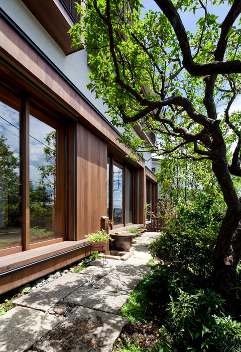 神木本町の家, 向山建築設計事務所 向山建築設計事務所 Casas estilo moderno: ideas, arquitectura e imágenes Madera Acabado en madera