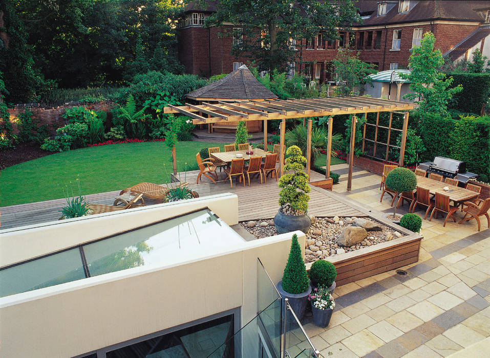 A private garden in West Hampstead, London, Bowles & Wyer Bowles & Wyer Сад в эклектичном стиле