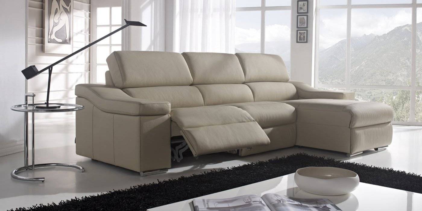 homify Salones modernos Salas y sillones