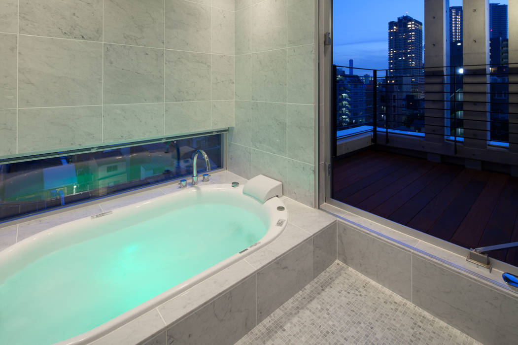 バスルーム K2・PLAN 株式会社本多建築設計事務所 モダンスタイルの お風呂 タイル