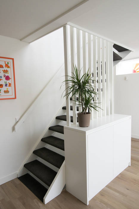 Woonhuis M&JW, Egbert Duijn architect+ Egbert Duijn architect+ Modern Corridor, Hallway and Staircase