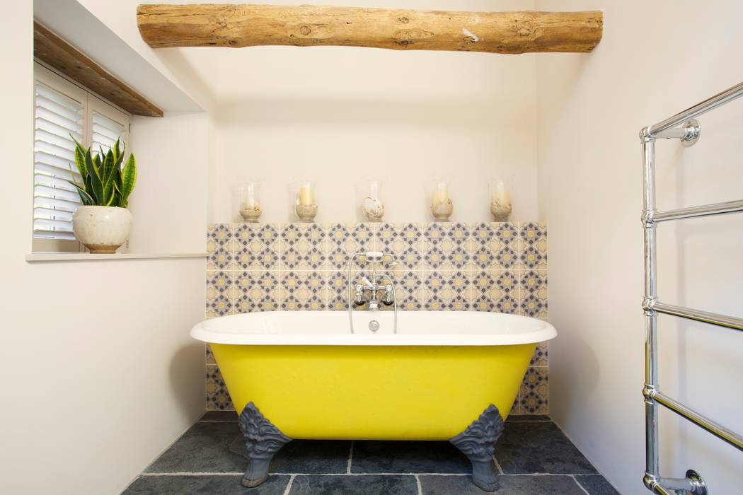 Dartmoor Farmstead, Woodford Architecture and Interiors Woodford Architecture and Interiors Country style bathroom Iron/Steel