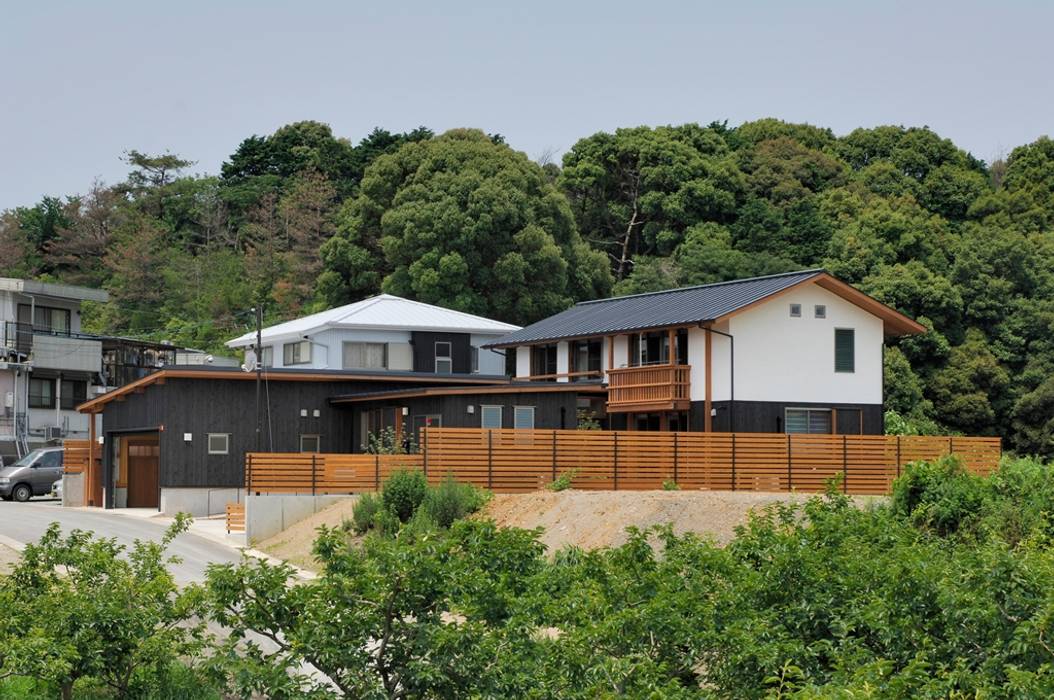 中庭を持つ高台のいえ Shu建築設計事務所 日本家屋 アジアの家 木 白色 Homify