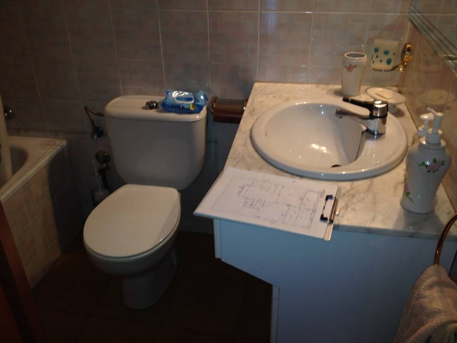 Casa de VV, en La Cañada, acertus acertus Modern bathroom