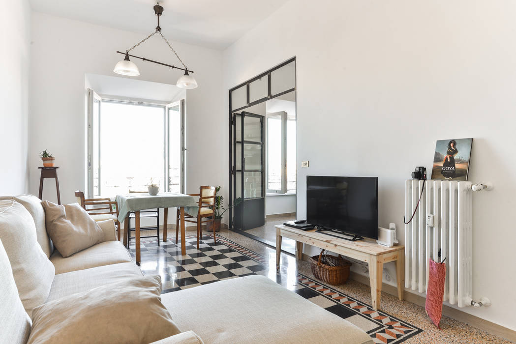Ristrutturazione appartamento | Roma - Porta Maggiore, 02A Studio 02A Studio Classic style living room