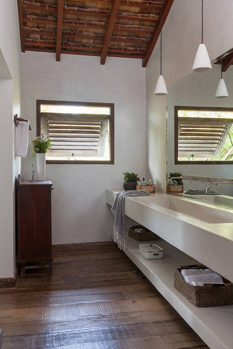 Casa Altos de Trancoso, Vida de Vila Vida de Vila Modern bathroom Solid Wood Multicolored