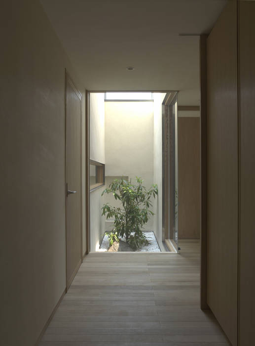 higashikurume kh-house, 株式会社コヤマアトリエ一級建築士事務所 株式会社コヤマアトリエ一級建築士事務所 Modern corridor, hallway & stairs
